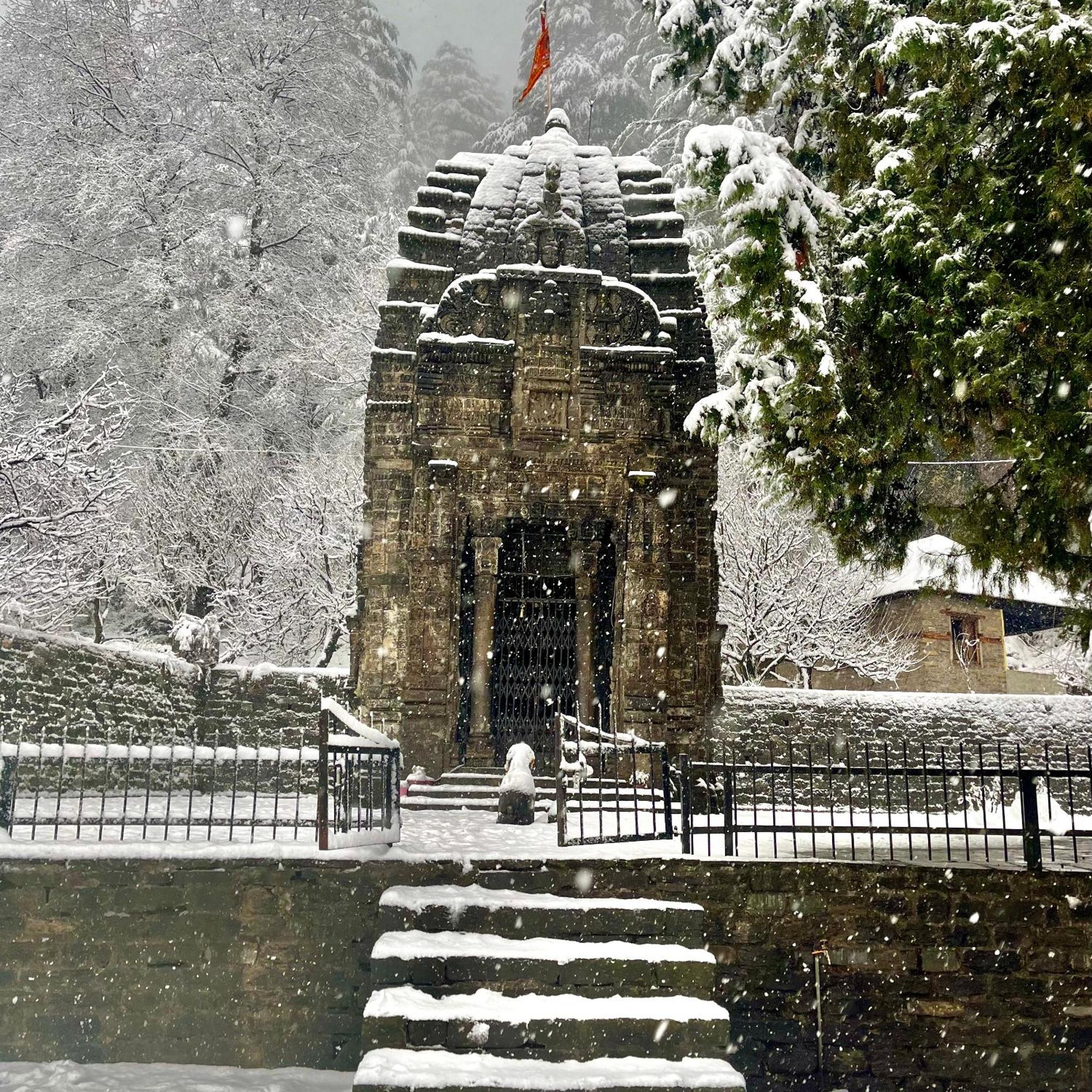 Fluestern Hostel And Cafe Nagar  Dış mekan fotoğraf