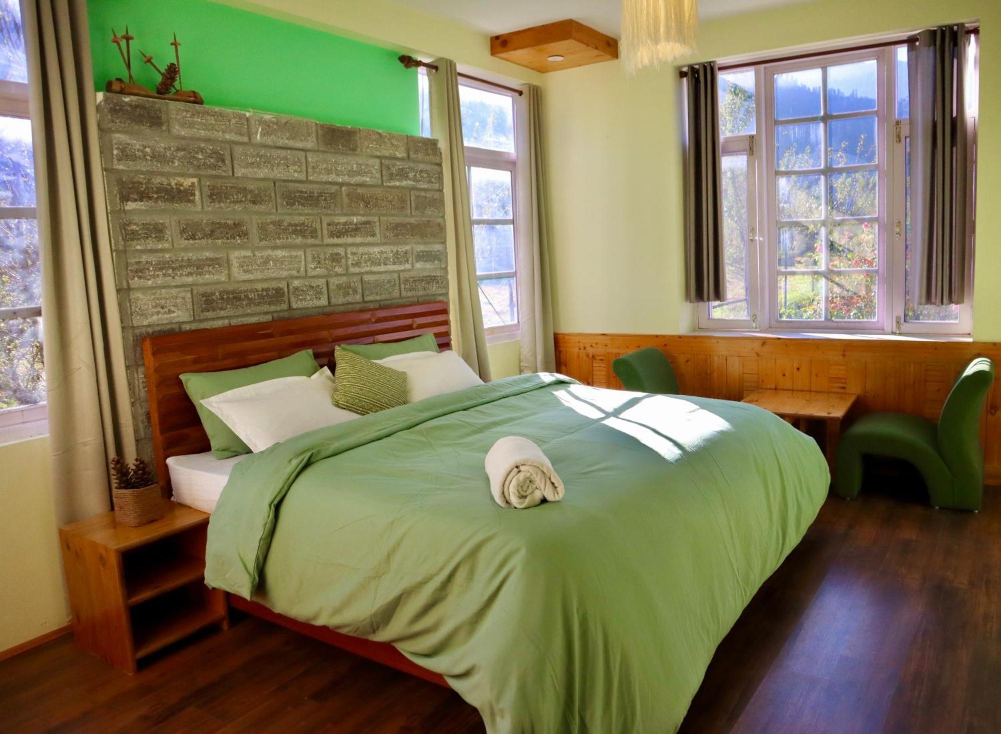 Fluestern Hostel And Cafe Nagar  Dış mekan fotoğraf