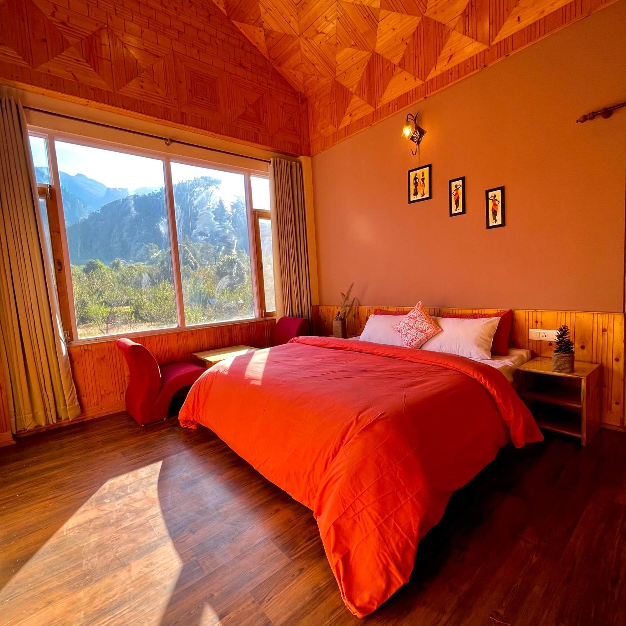 Fluestern Hostel And Cafe Nagar  Dış mekan fotoğraf