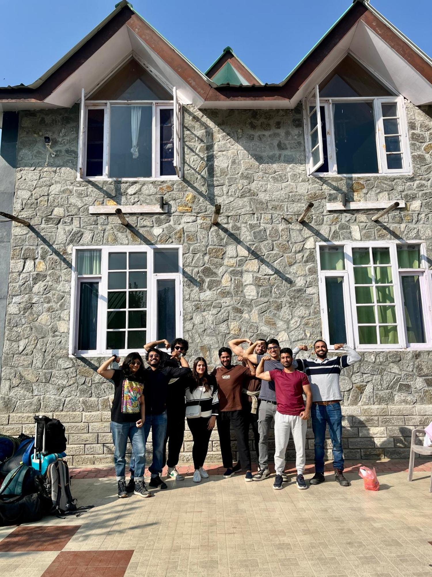 Fluestern Hostel And Cafe Nagar  Dış mekan fotoğraf